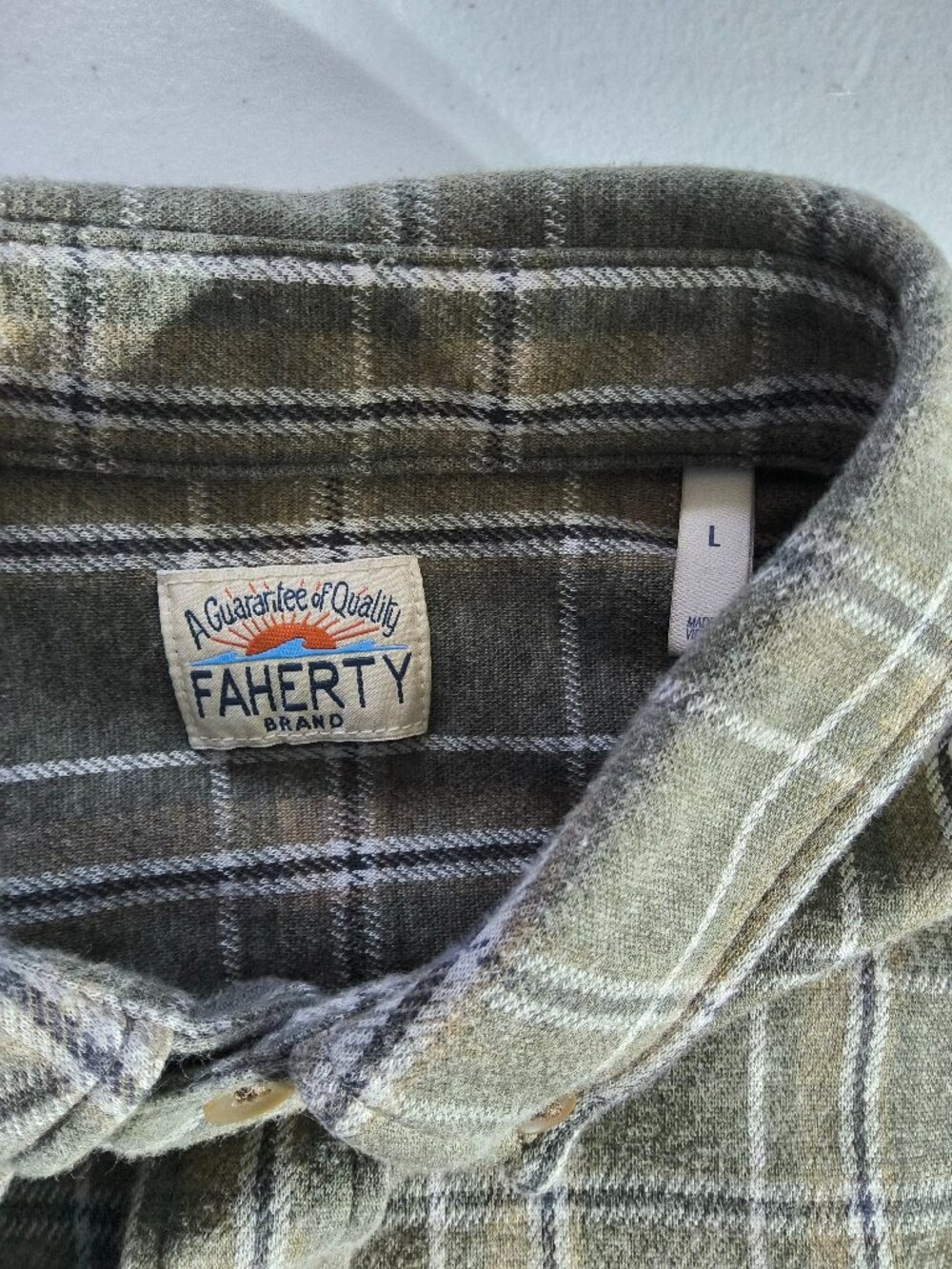 Faherty Mens large green plaid cotton blend button up shirt